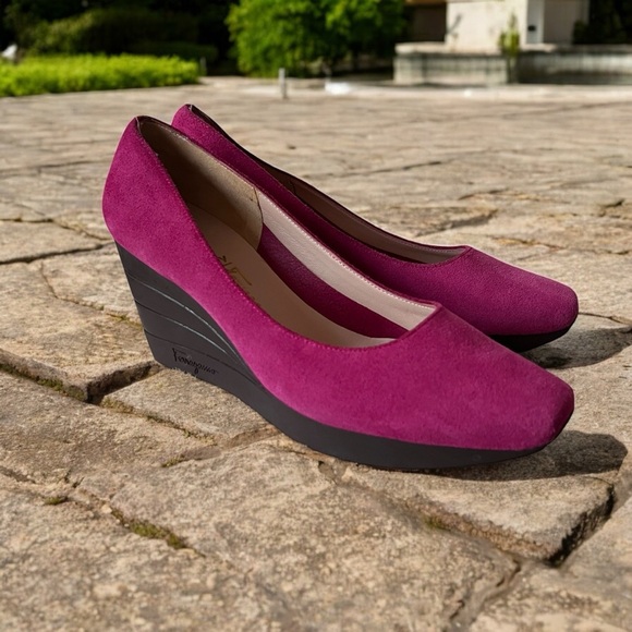 Salvatore Ferragamo wedge pumps size 5.5 - Picture 1 of 12
